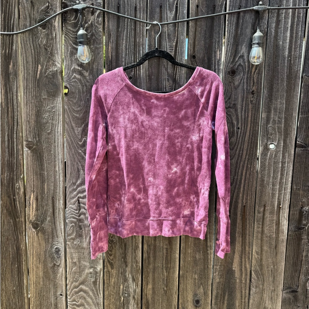 3/$15 CLEARANCE SO Magenta and White Criss Cross Back Tie Dye Crew Sweatshirt sm